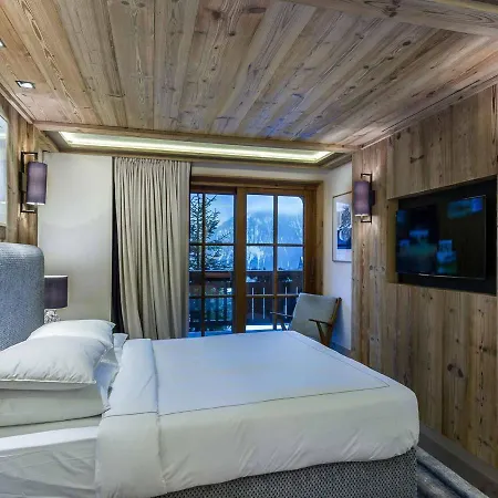 Chalet Raffine Avec Chambres Luxueuses Et Services Inclus - Fr-1-564-62 Шале Куршевель