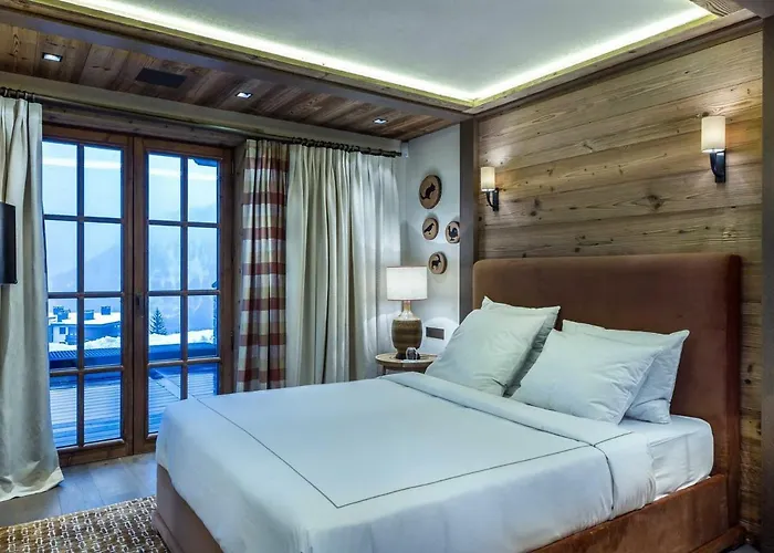 Chalet Raffine Avec Chambres Luxueuses Et Services Inclus - Fr-1-564-62 Шале Куршевель