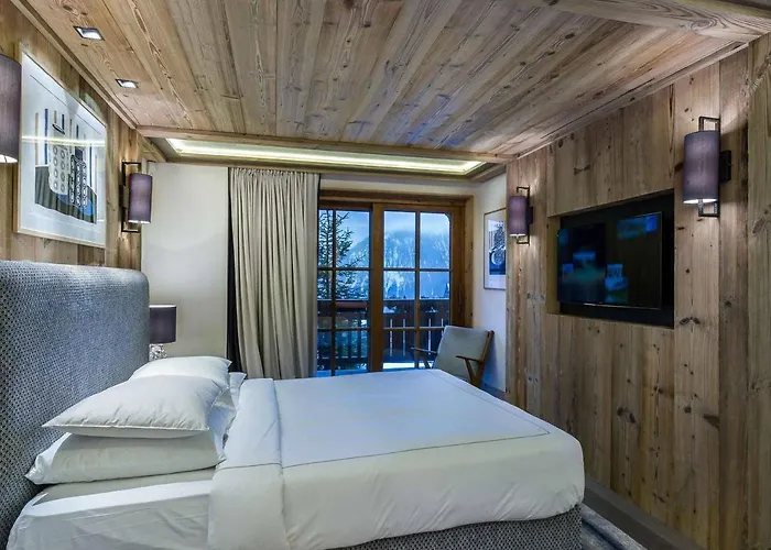 Chalet Raffine Avec Chambres Luxueuses Et Services Inclus - Fr-1-564-62 Шале Куршевель
