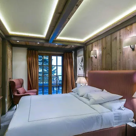 Chalet Raffine Avec Chambres Luxueuses Et Services Inclus - Fr-1-564-62 Alpehytte Courchevel
