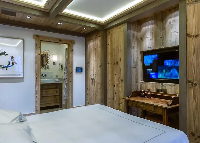 Chalet Raffine Avec Chambres Luxueuses Et Services Inclus - Fr-1-564-62